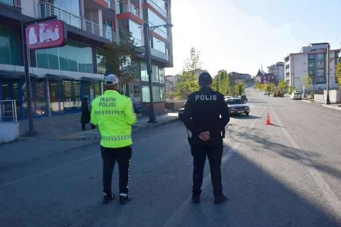 Yozgat Çekerek’te Trafik Güvenliği İçin Sıkı Denetimler: Hız İhlalleri Cezalandırıldı