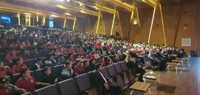 Yozgat Bozok Üniversitesi Tıp Fakültesi Öğretim Üyesi Prof. Dr. Hamdi Temel Gemlik'te Öğrencilerle Buluştu
