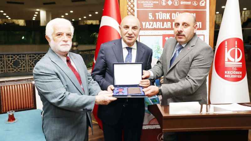 19 Ülkeden 100 Yazar ve Şair Geldi: 5. Türk Dünyası Yazarlar Kurultayı Keçiören'deydi!