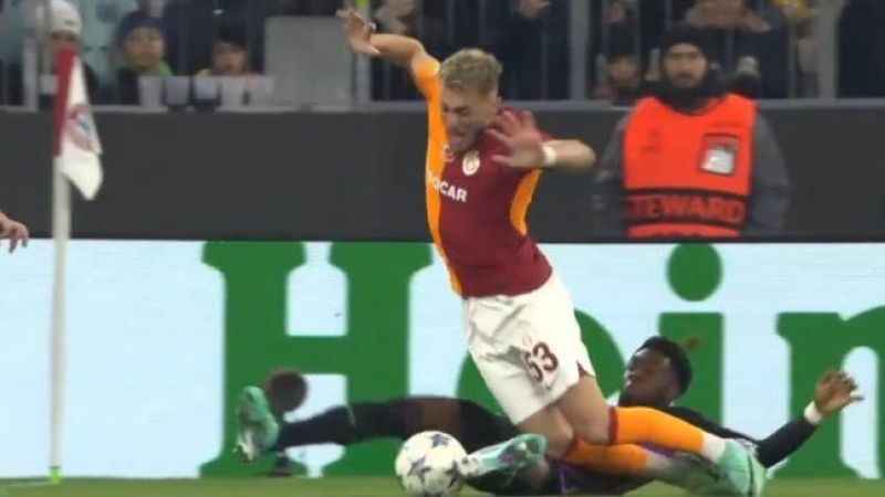 Bayernmünih Galatasaray Maçında Hakem Neden Alphonso Davies'e Kırmızı Kartı Göstermedi?