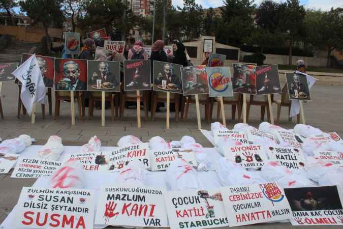 Yozgat'ta Temsili Bebek Cenazeleriyle Boykot Çağrısı: İnfak Derneği Bir Araya Geldi