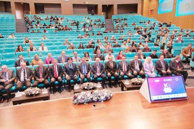 Yozgat'ta Geleceğin Liderleri İçin "Mizaç Merkezli Kariyer Yönetimi" Söyleşisi!