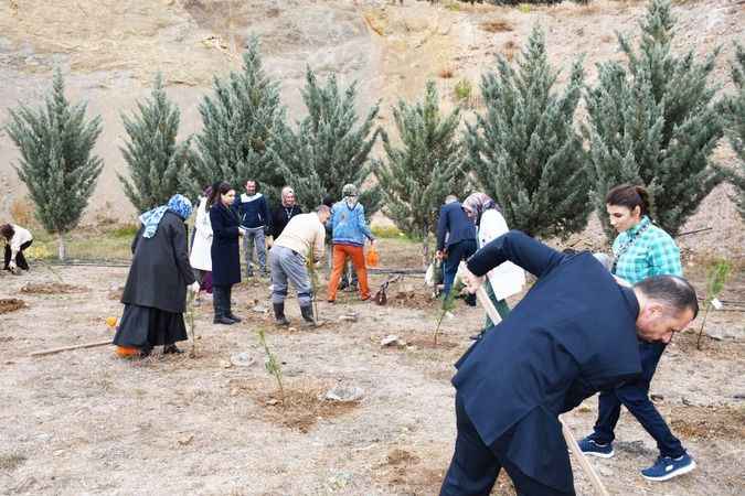 Yozgat Şehir Hastanesi'nden Çevreye Yeşil Dokunuş: Tek Seferde 500 Fidan Dikimi Yapıldı