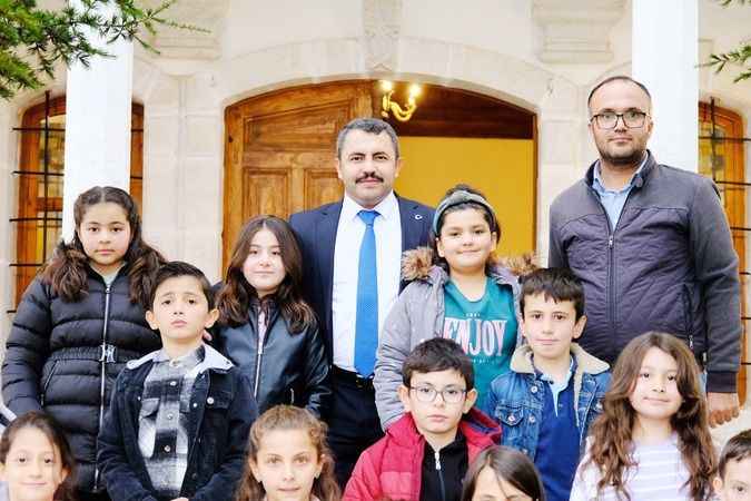 Yozgat Akdağmadeni'nde Minik Başkanlar Göreve Başladı! Gençler Belediye Başkanlığını Yakından Gördüler