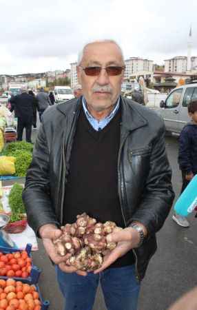 Yozgat Halkı Pazardan Elma Almadan Ayrılmıyor: Yer Elması Daima İlgi Görüyor