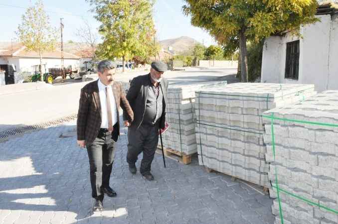 Yerköy Belediyesi Yollara Ağırlık Verdi: İki Mahallede Yol Yapım Çalışmaları Netlik Kazandı