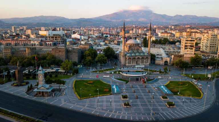 Türkiye Şehirleri Birer Osmanlı Padişahı Olsaydı Kayseri Hangi Padişahın İsmi İle Anılırdı?