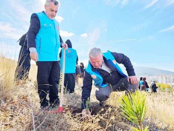 Yozgat'ın Yeşil Geleceği: İl Müftülüğü Hatıra Ormanı'nda Fidan Dikimi Yapıldı