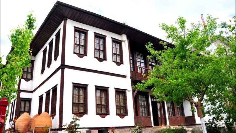 Yozgat Müzesi, Tarihi Mirasını Ziyaretçilere Sunuyor: Nizamoğlu Konağı'ndan Eşsiz Koleksiyonlar