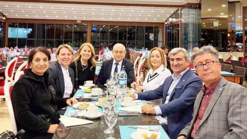 İYİ Parti Genel Başkanı Akşener İstanbul'da Konuştu: Seçim Öncesi Hazırlıklarda Milliyetçiliğe Vurgu Yapıldı