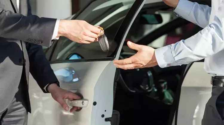 Otomobil Alacaklar Dikkat: Elektrikli Otomobillerde Yeni ÖTV İndirimleri Sonrası Fiyatlara Göz Atın!
