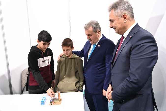 Mamak'ta Türk Dünyası'nın Genç Zihinleri Buluştu: 400 Genç Şenlikte Bir Araya Geldi