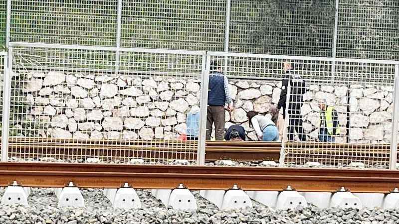 Kocaeli'de Tren Faciası: Yüksek Hızlı Tren Yayaya Çarptı 1 Kişi Hayatını Kaybetti