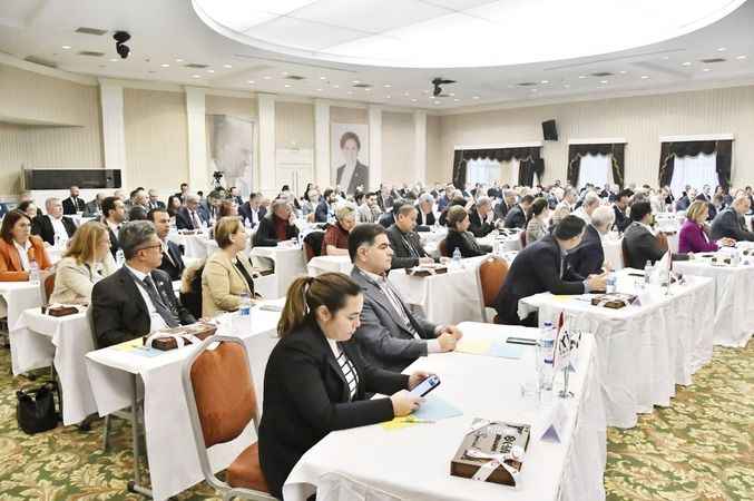 İYİ Parti'den Seçimlere Hazırlık: 'Rotamız Net Pusulamız Millet' Sloganıyla Yola Çıkıyor!