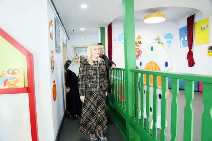 Yozgat Valisi Türkiye'nin 8'inci Bebek ve Çocuk Kütüphanesi'ni Ziyaret Etti