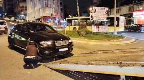 Park Halindeki Araçlara Çarpıp Kaçtı: Sürücü Polis Tarafından Detaylı Takibin Ardından Yakalandı