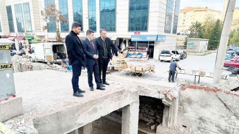 Sarıkaya'dai Yeni Kanal Projesi Yerinde İncelendi: Kaymakam, Belediye Başkanı ve AK Parti İlçe Başkanı Katıldı