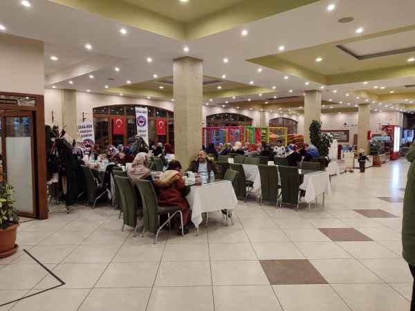 Yozgat Diva-Sen: Öğretmenler Gününde Kur'an Kursu Hocaları İle Yemek Buluşması Düzenledi