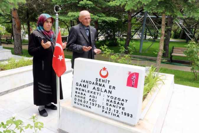 Şehitlikte Bayram