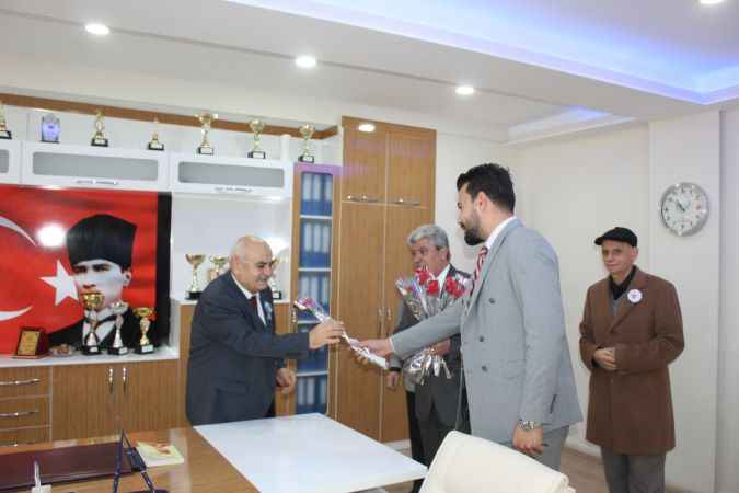İYİ Parti Yozgat İl Başkanı Mustafa Görkem Taştan: Mezun Olduğu Okuldaki Öğretmenleri Ziyaret Etti