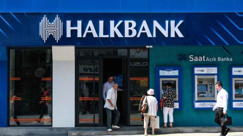 Sıfır Araç Alacaklara Kamu Bankasından Yeni Kampanya: Halkbank Taşıt Kredilerinde 84 Ay Vadeli Ödeme İmkanı Sağlayacak