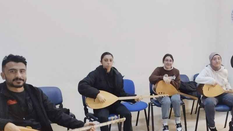 Sorgun Gençlik Merkezi, Gençlere Bağlama Eğitimi Vererek Anadolu Geleneklerini Sürdürüyor!