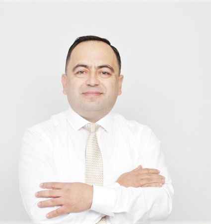 İş İnsanı Süzener İlçe Başkanlığına Gitti ve Başvuru Yaptı: "Hizmet İçin Yola Çıktım "