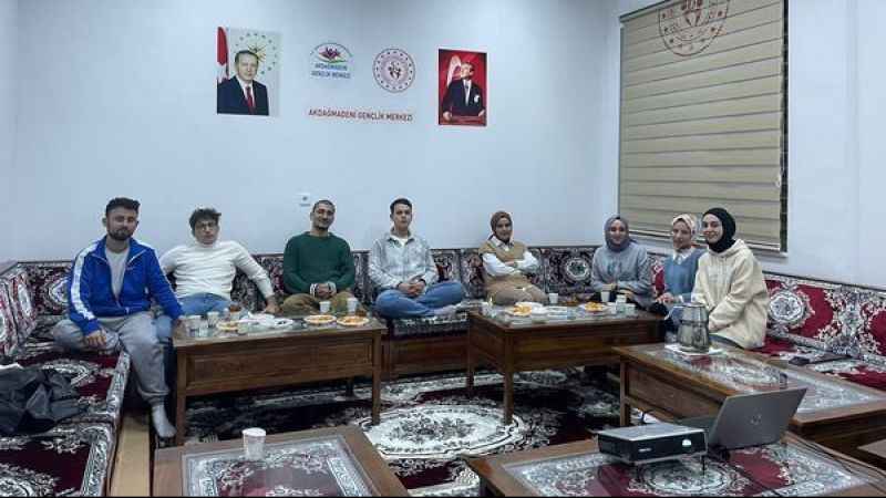 Akdağmadeni'nde Sinema Gecesi Etkinliği: Üniversiteli Gençlerin Buluşma Alanı Oldu!