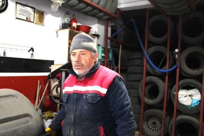 Kış Lastiği Uygulamasına Saatler Kala Oto Lastikçilerde Yoğunluk: Yozgatlı Araç Sahipleri Akın Etti!