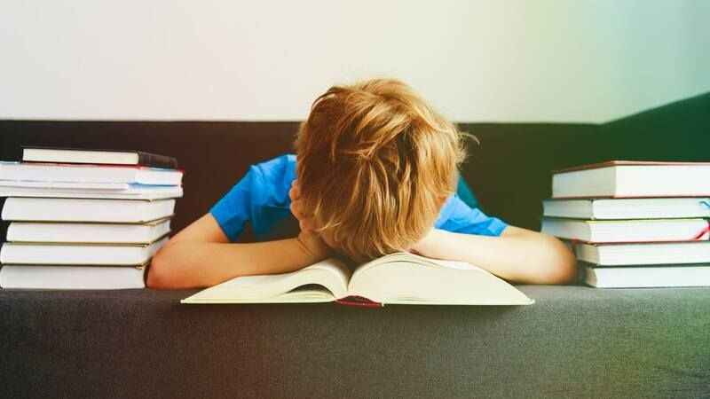 Çocuk Ders Çalışmak İstemiyorsa Ne Yapmalı? Çocuğa Ders Nasıl Sevdirilir?