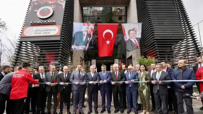 Ankara'da Gençlerbirliği Spor Lisesi Açıldı: İki Bakan da Bu Özel Günde Yerini Aldı!