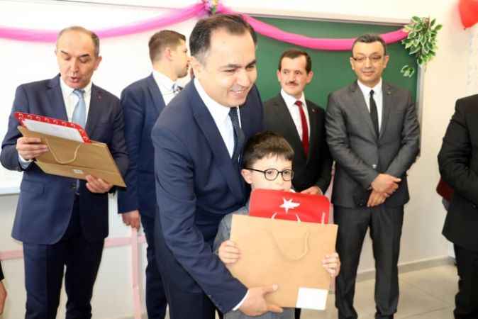 Öğrenciler karne heyecanı yaşadı