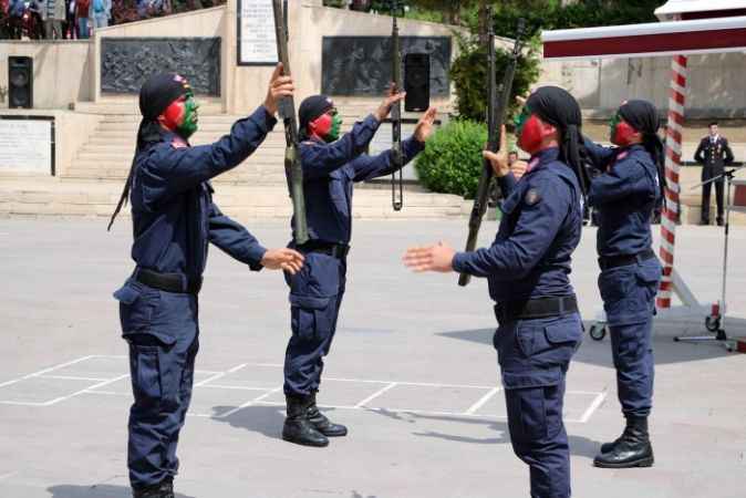 JANDARMA'DAN ÖZEL GÖSTERİ