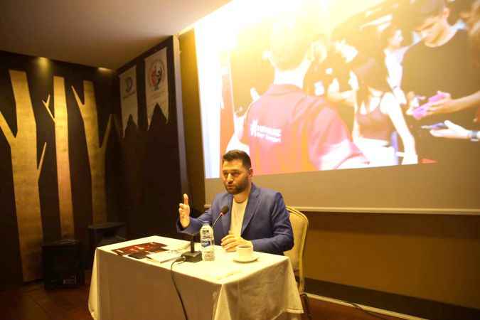 Genç Yozgatlılar Derneği, İkinci Ticaret ve Teknoloji Zirvesi'nde Bir Araya Geldi!