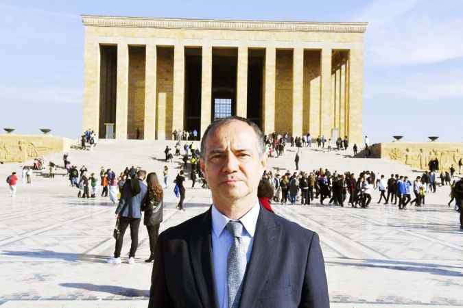 Ankara'da Engelliler Günü Coşkusu: Anıtkabir Ziyareti ve Özel Tiyatro Oyunu!