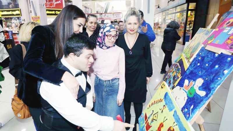 Yenimahalle’de Engelli Gençlerin Eserleri Sergilendi! Sanat Camiası Özgürleşen Eller Sanat Atölyesi'nde Buluştu!