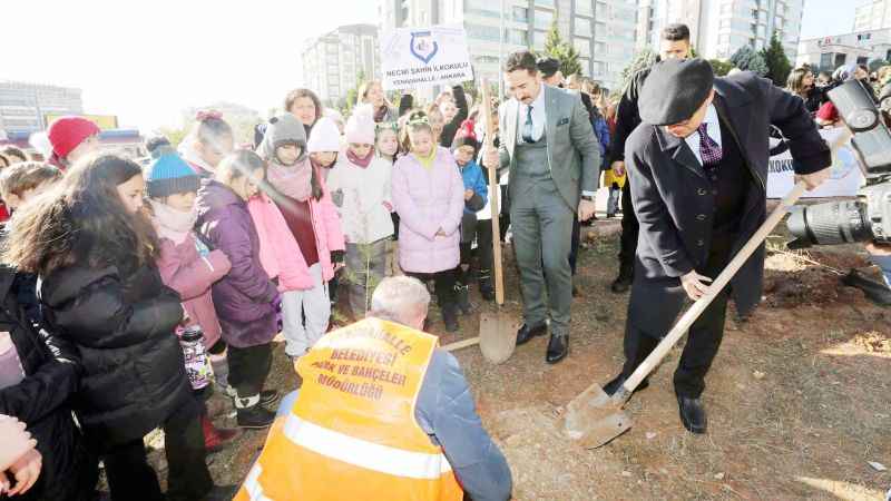 Yenimahalle Belediyesi, Turgut Özal Mahallesi’nde Gençlerin Fidan Dikim Projesine Öncülük Etti!