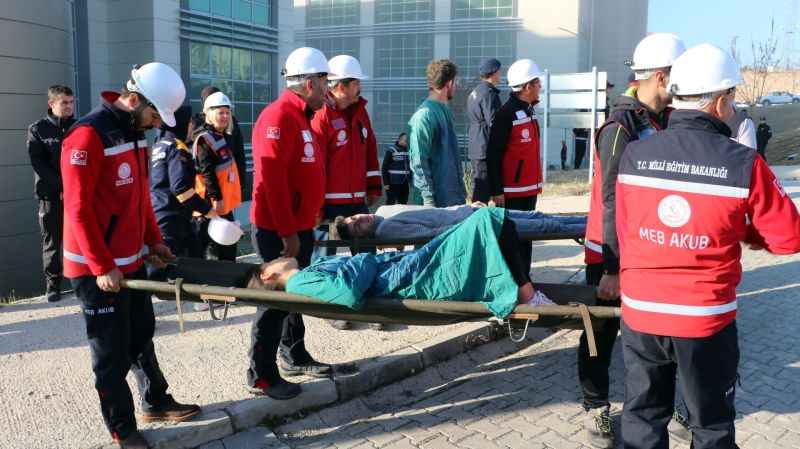 Yozgat Bozok Üniversitesi Araştırma ve Uygulama Hastanesi'nde Afet Tatbikatı Kusursuz Gerçekleştirildi