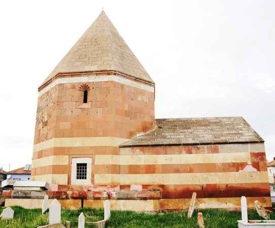Yozgat'ın Efsanelerle Dolu Emirci Sultan Türbesi'ni Daha Önce Duydunuz mu?