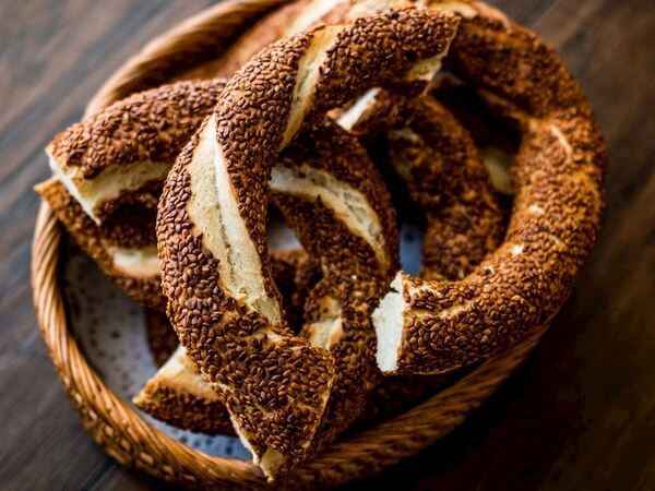 Kahvaltı Sofralarınıza Lezzet Katacak: Ev Yapımı Simit Sırları! Evde Çıtır Simit Nasıl Yapılır?