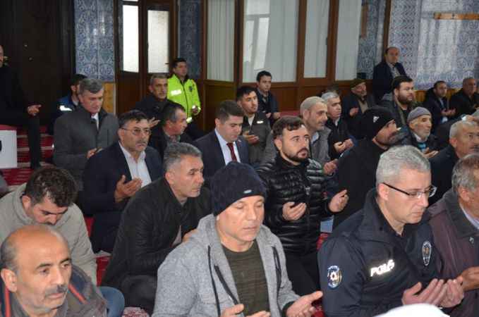 Sarıkaya Kaymakamı Demir: Şehit Polis Mustafa Kemal Devrilmez'in Mevlidine Katıldı! (11/12/2023)