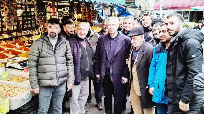 ABB Başkanı Mansur Yavaş: Esnafla Bir Araya Geldi, Şehrin Sorunlarını Dinledi! 11/12/2023)