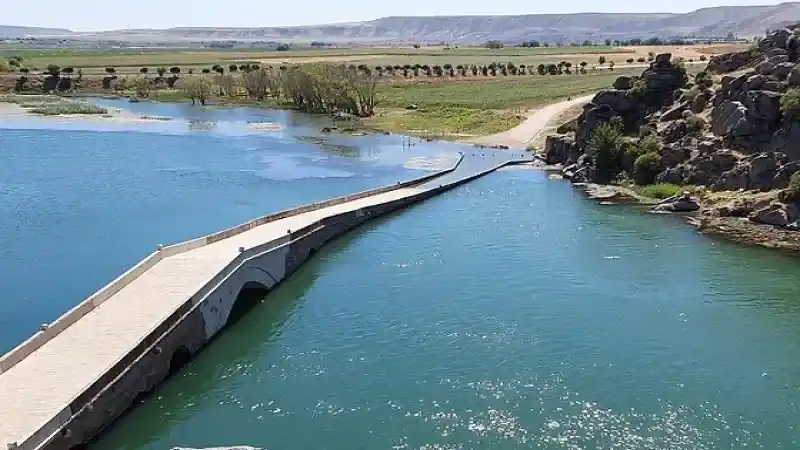 Kırıkkale'nin Tarihi Mirası Niteliğinde: Çeşnigir Köprüsü ve Kanyonu Hakkında!
