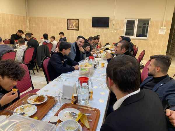 Yozgat Alperen Ocakları, Sosyal Hizmetler Merkezi'nde Çocukları Ziyaret Etti! (13/12/2023)