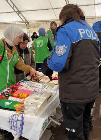 İHH Yozgat Şubesi'nden Gazze'ye Yardım İçin Hayır Çarşısı! Yozgatlılar Yoğun Katılım Gösterdi (13/12/2023)