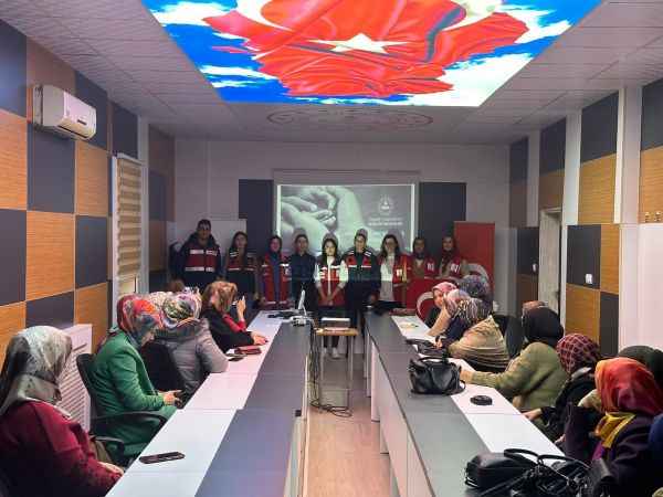 Yozgat Jandarması Anne ve Anne Adaylarını Bilinçlendiriyor: 6 bin 749 Kadın Bilgilendirildi (13/12/2023)