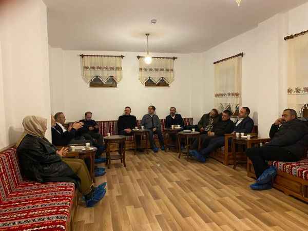 Yozgat Birlik Vakfı’nda Görev Değişimi: Yeni Başkan Turgay Kargı İlk Toplantısını Yaptı (14/12/2023)