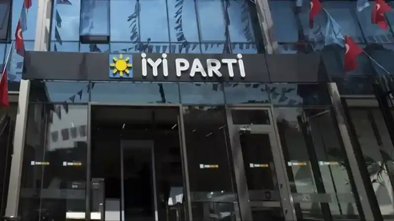 İyi Partide Deprem: Hukuk ve Adalet Politikaları Başkanı Ahmet Zeki Üçok Görevden Alındı! (14/12/2023)
