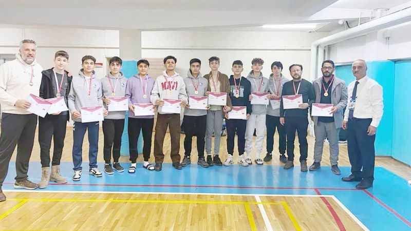 Yozgat’ta Okul Sporları Voleybol Heyecanı Sona Erdi: Yarı Finalistler Belli Oldu (14/12/2023)