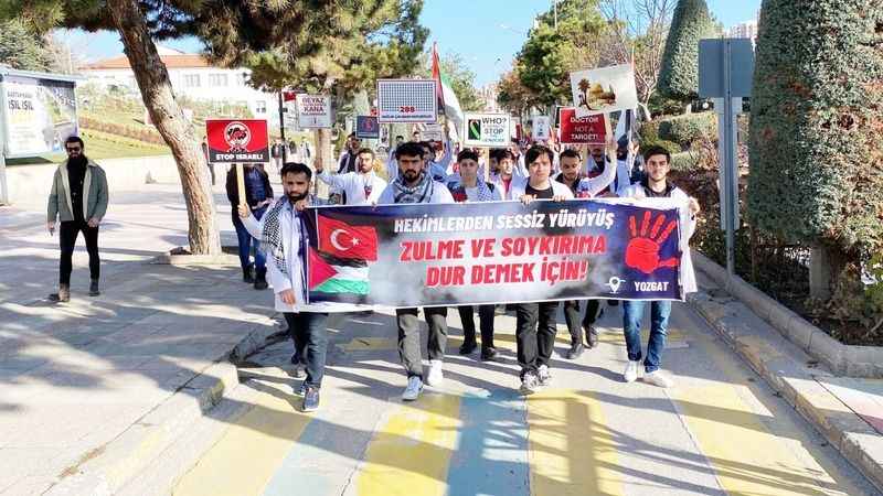 Bu kez Gazze İçin Yürüdüler: Tıp Fakültesi Öğrencileri ve Sağlık Çalışanlarından Ortak Hareket! (16/12/2023)
